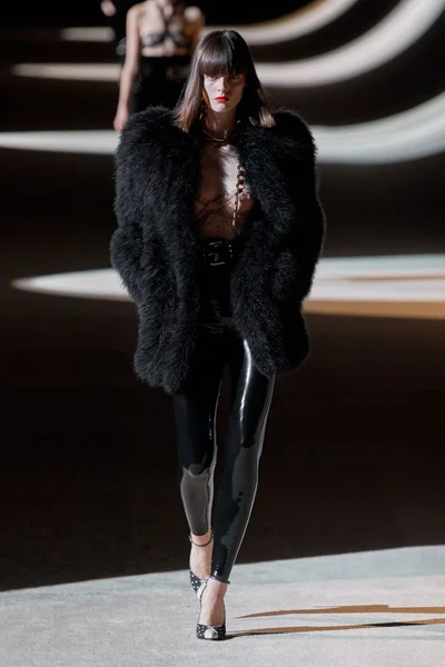 Look 60